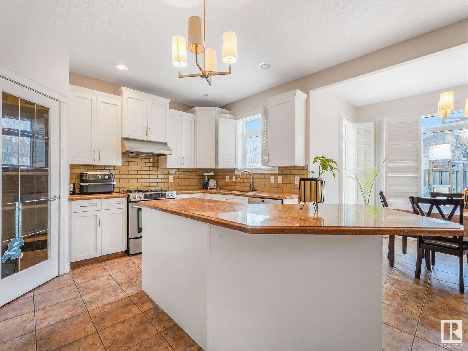 Property at 1024 HOPE RD NW image 3