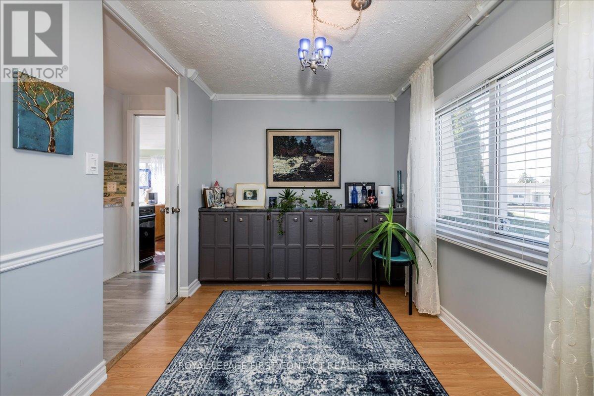 23 Mimosa Crescent, Innisfil, Ontario  L9S 1P9 - Photo 10 - N12091225
