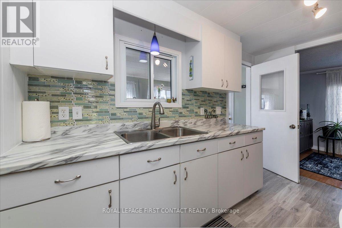 23 Mimosa Crescent, Innisfil, Ontario  L9S 1P9 - Photo 11 - N12091225
