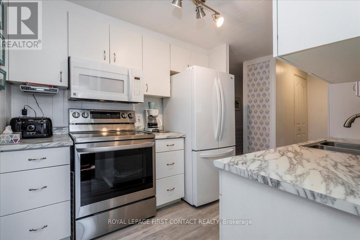 23 Mimosa Crescent, Innisfil, Ontario  L9S 1P9 - Photo 14 - N12091225
