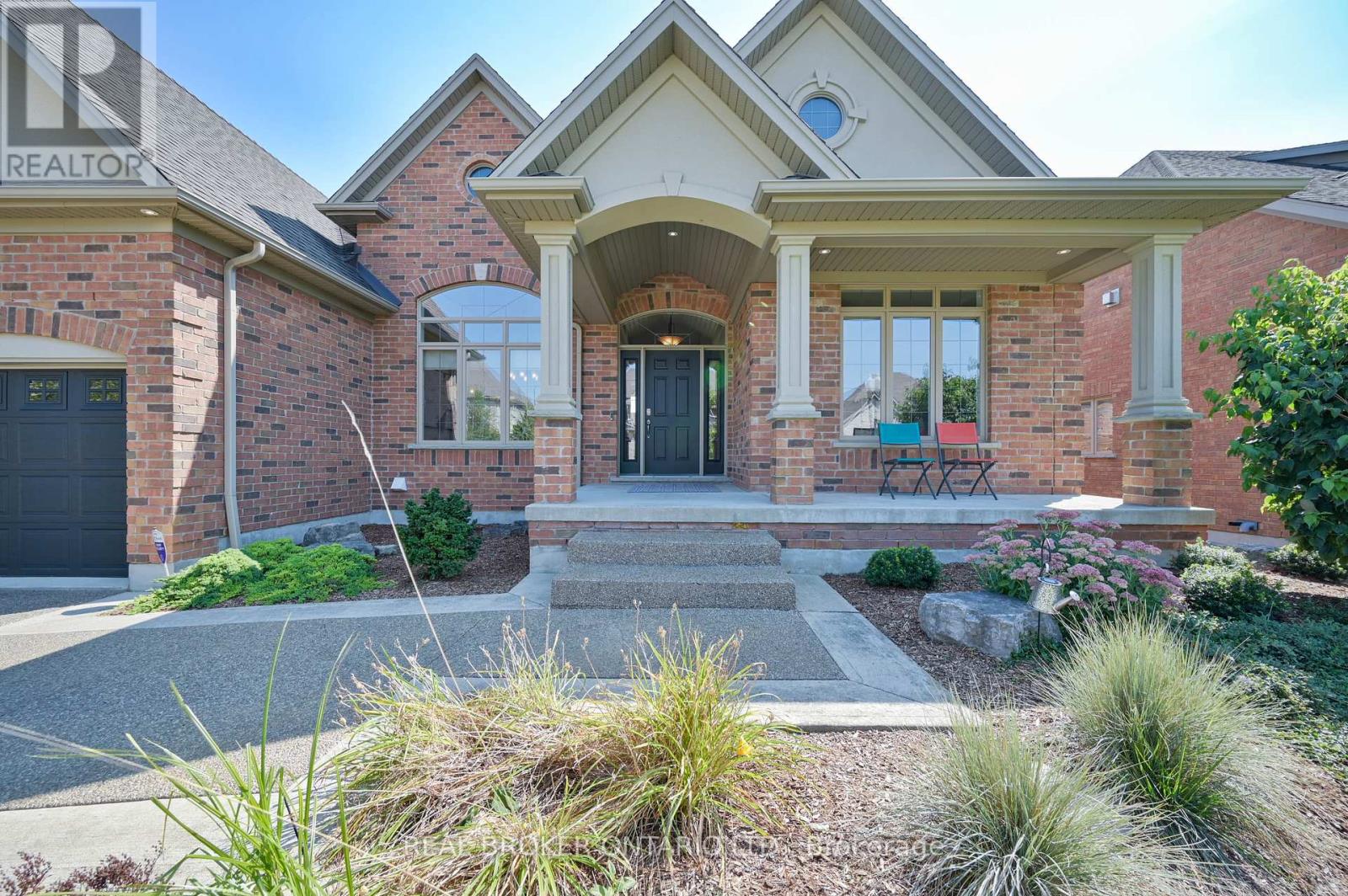 Property at 22 BLACK MAPLE CRESCENT image 5
