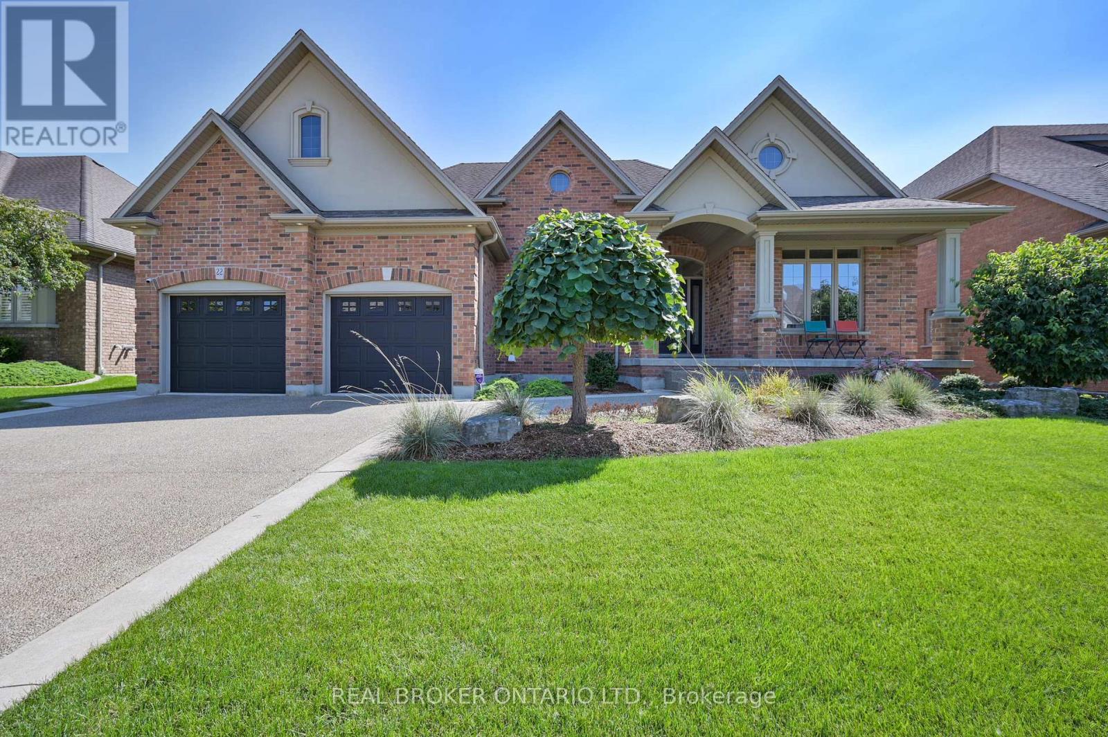 Property at 22 BLACK MAPLE CRESCENT image 4