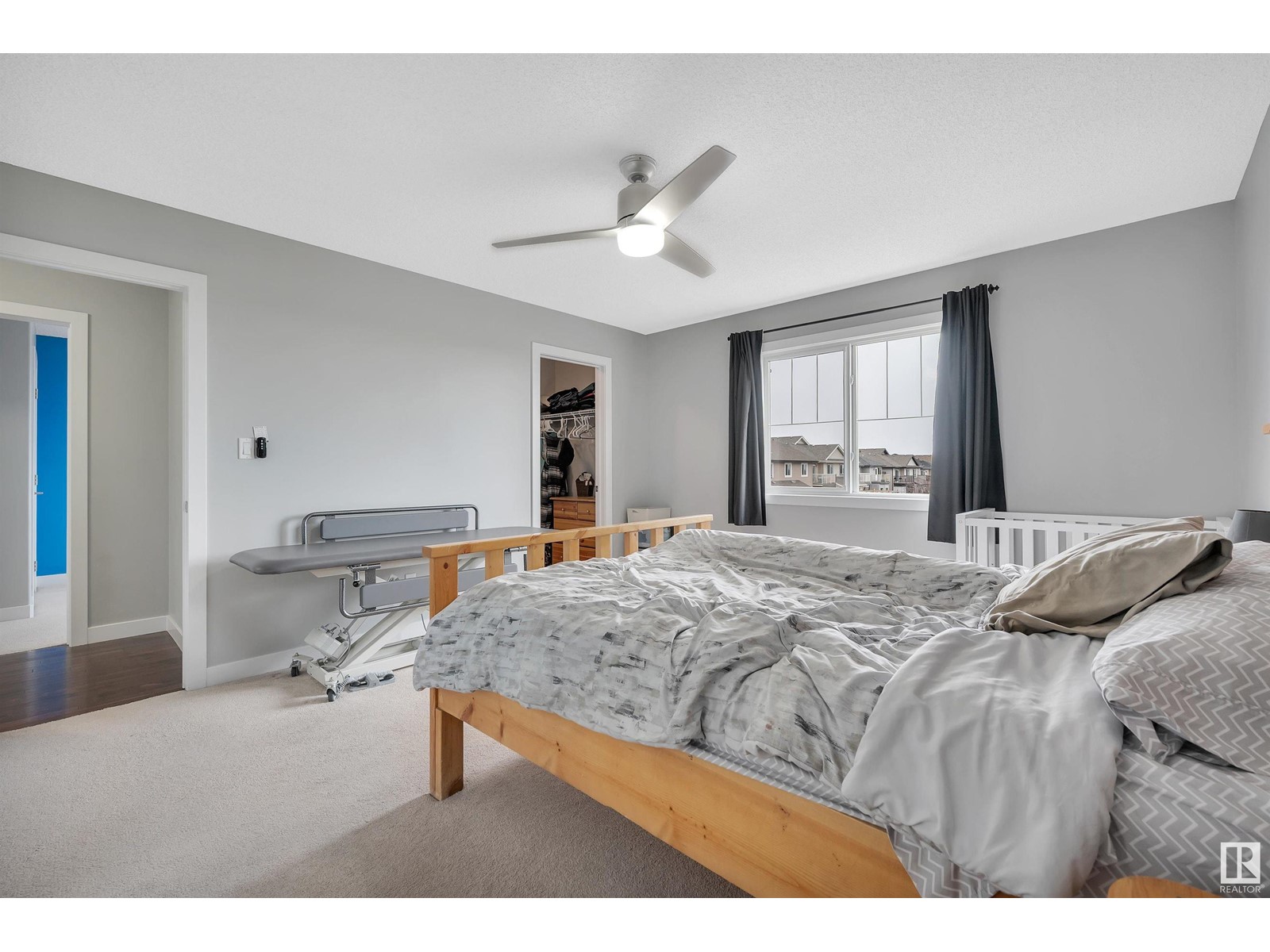 Property at 1924 69 ST SW image 3