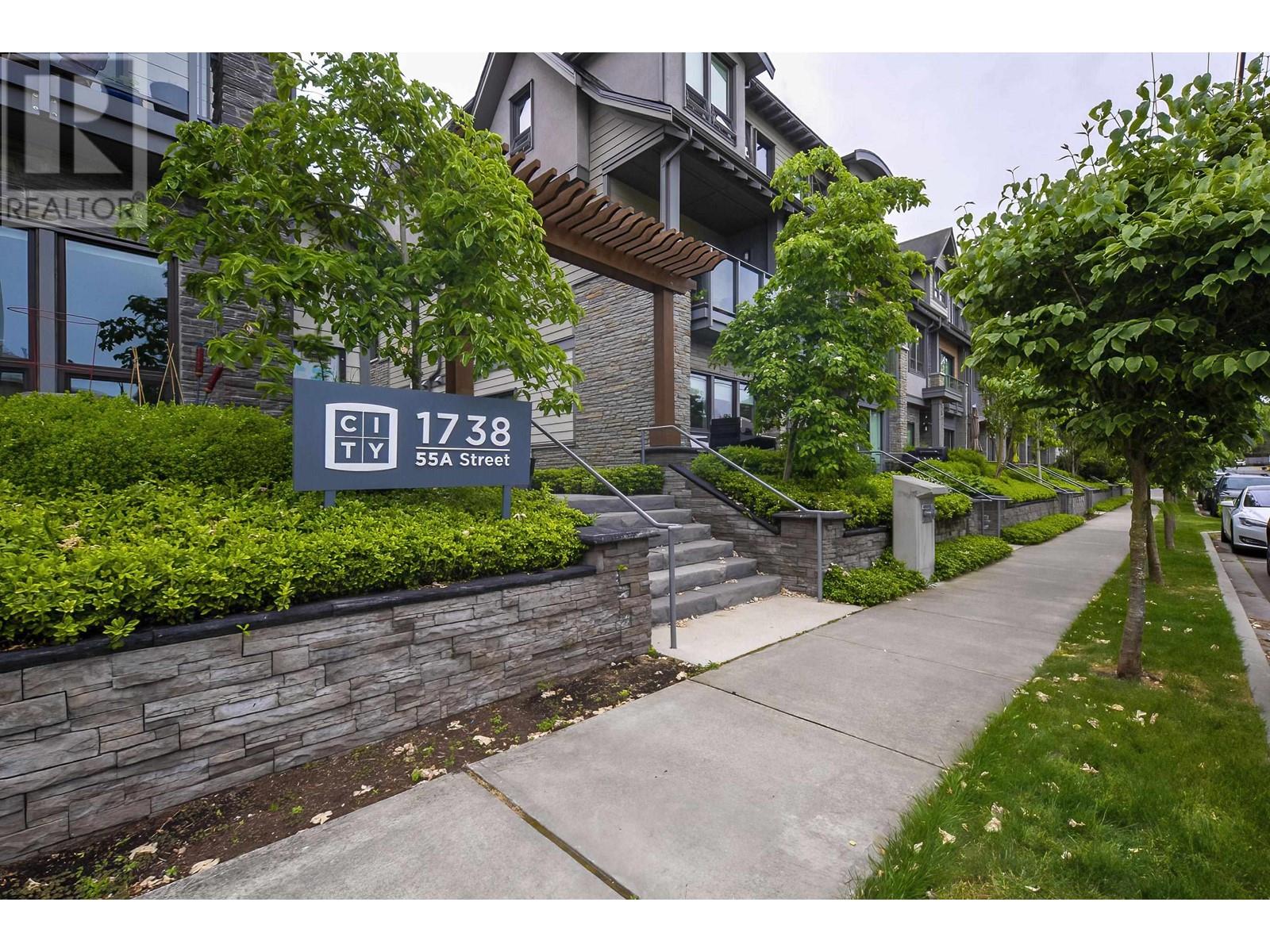 Property at 212 1738 55A STREET image 2