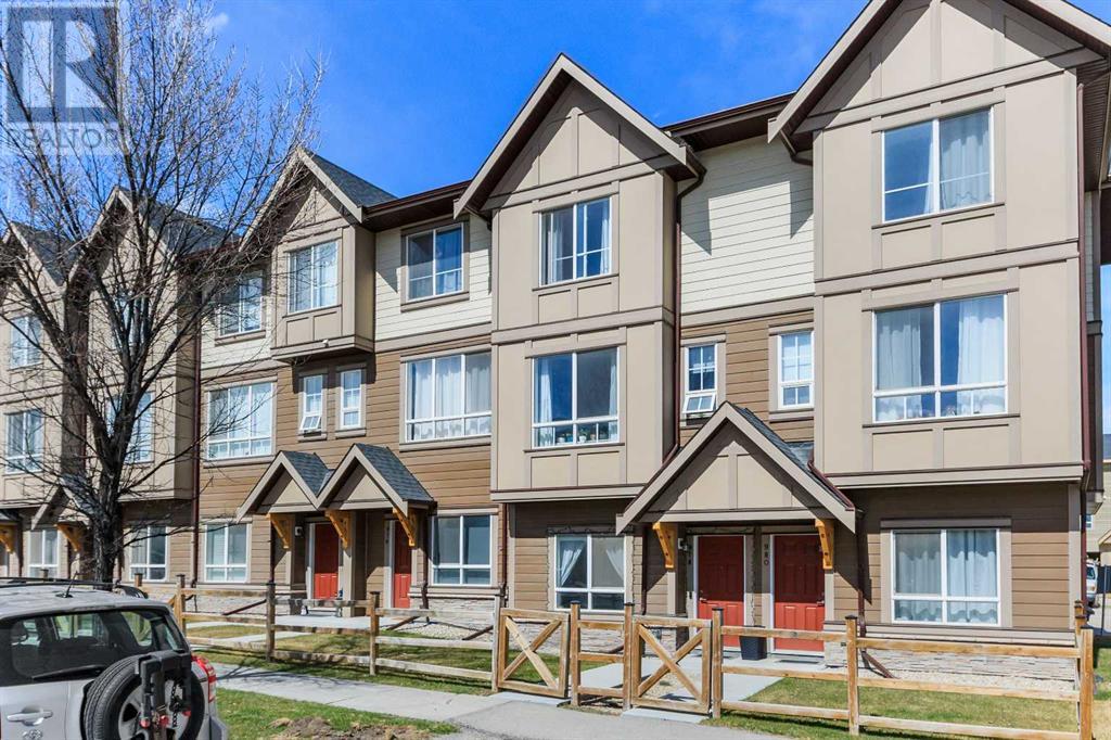 Property at 978 Sherwood Boulevard NW image 3