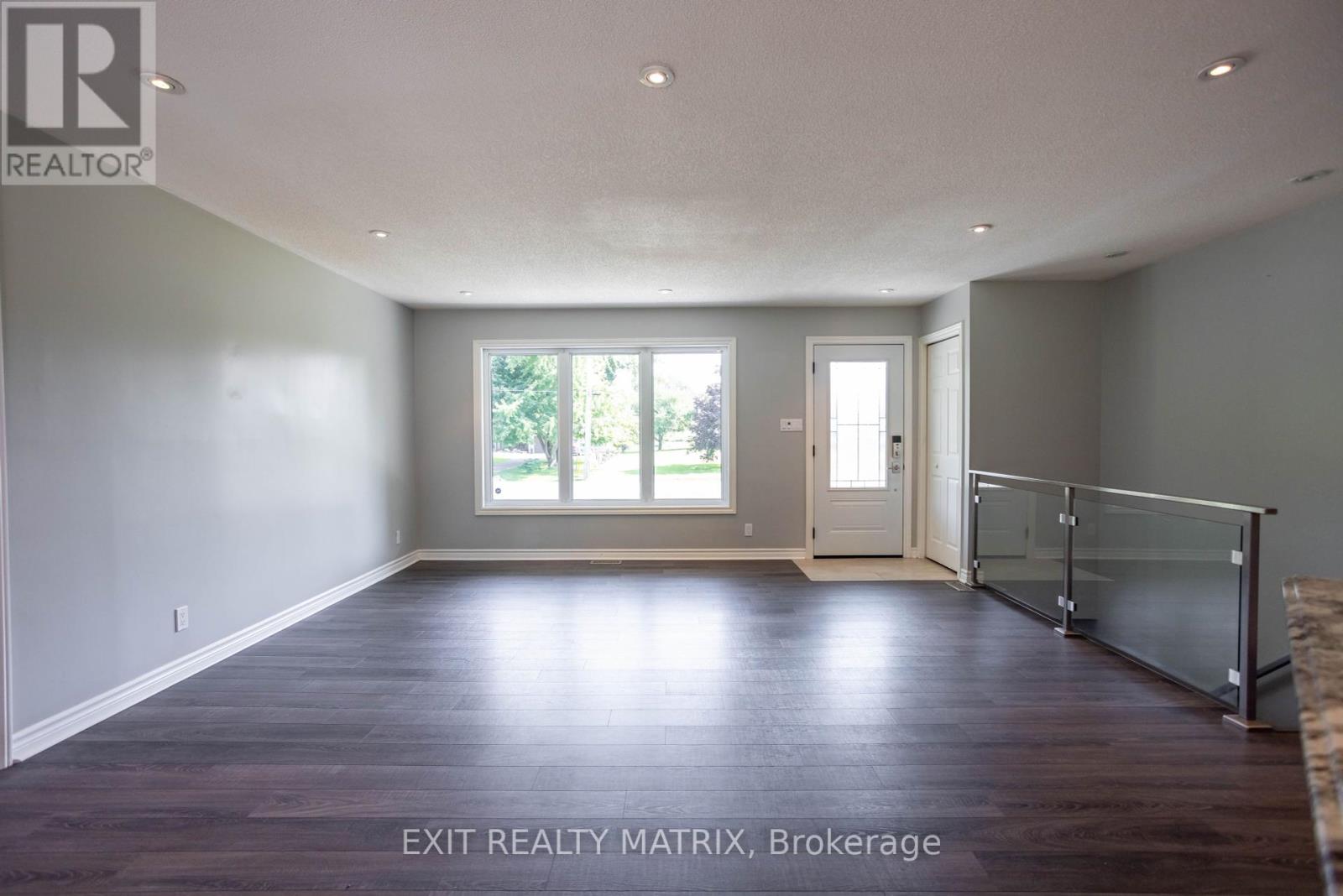 10 Ralph Street, North Dundas, Ontario  K0A 2R0 - Photo 5 - X12091302