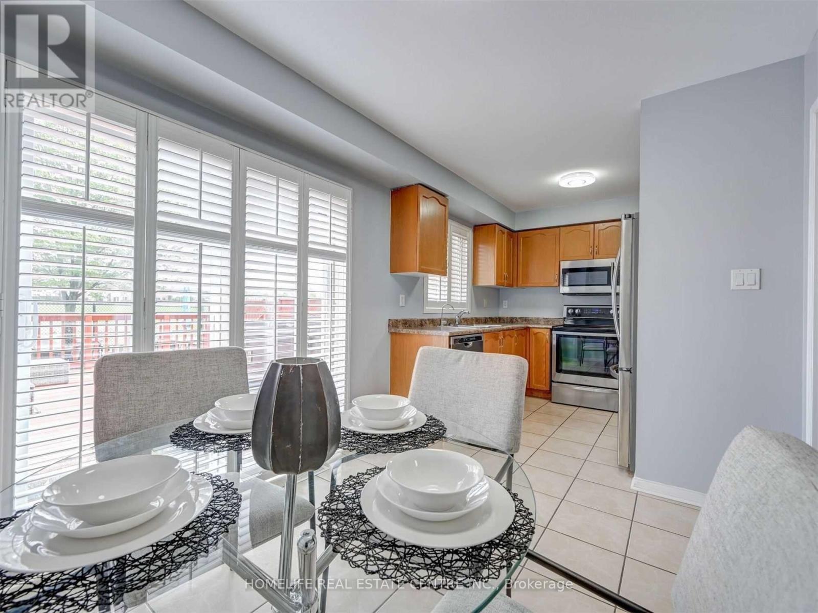 77 Beavervalley Drive, Brampton, Ontario  L7A 3R3 - Photo 14 - W12090478