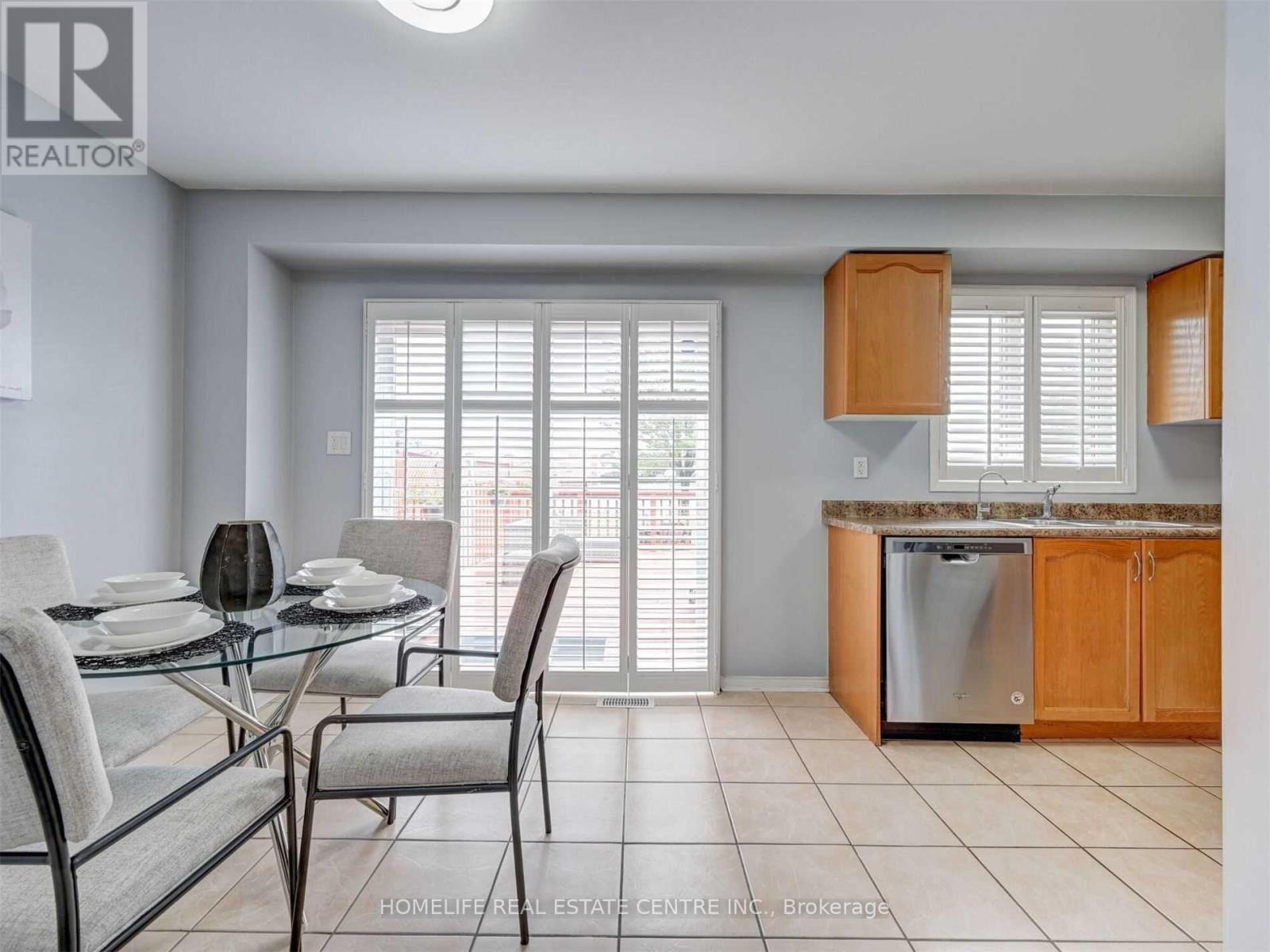 77 Beavervalley Drive, Brampton, Ontario  L7A 3R3 - Photo 15 - W12090478