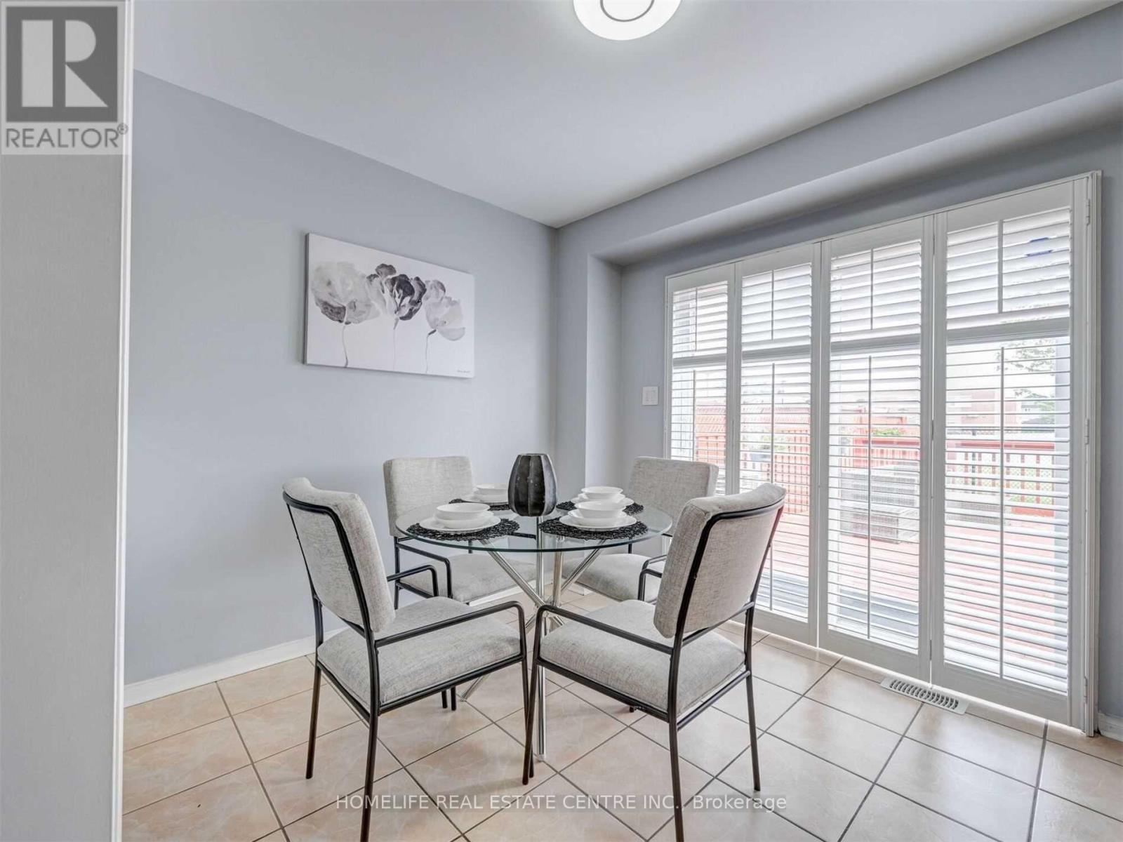 77 Beavervalley Drive, Brampton, Ontario  L7A 3R3 - Photo 13 - W12090478