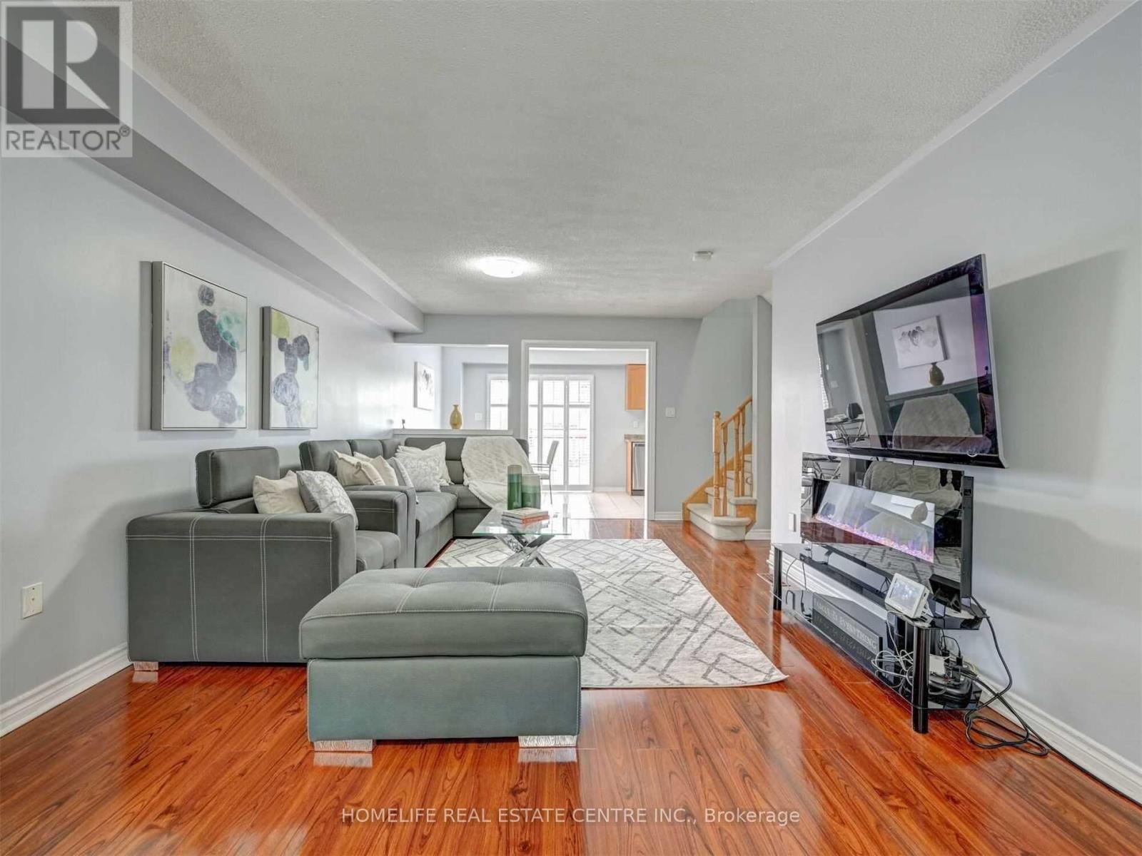 77 Beavervalley Drive, Brampton, Ontario  L7A 3R3 - Photo 9 - W12090478