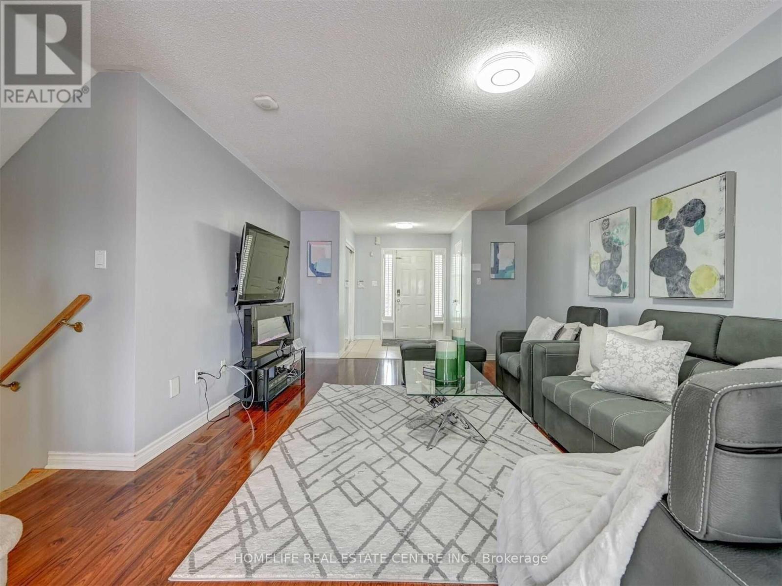 77 Beavervalley Drive, Brampton, Ontario  L7A 3R3 - Photo 6 - W12090478