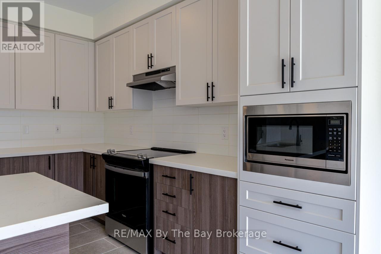 8 Frederica Crescent, Wasaga Beach, Ontario  L9Z 0N1 - Photo 11 - S12091283