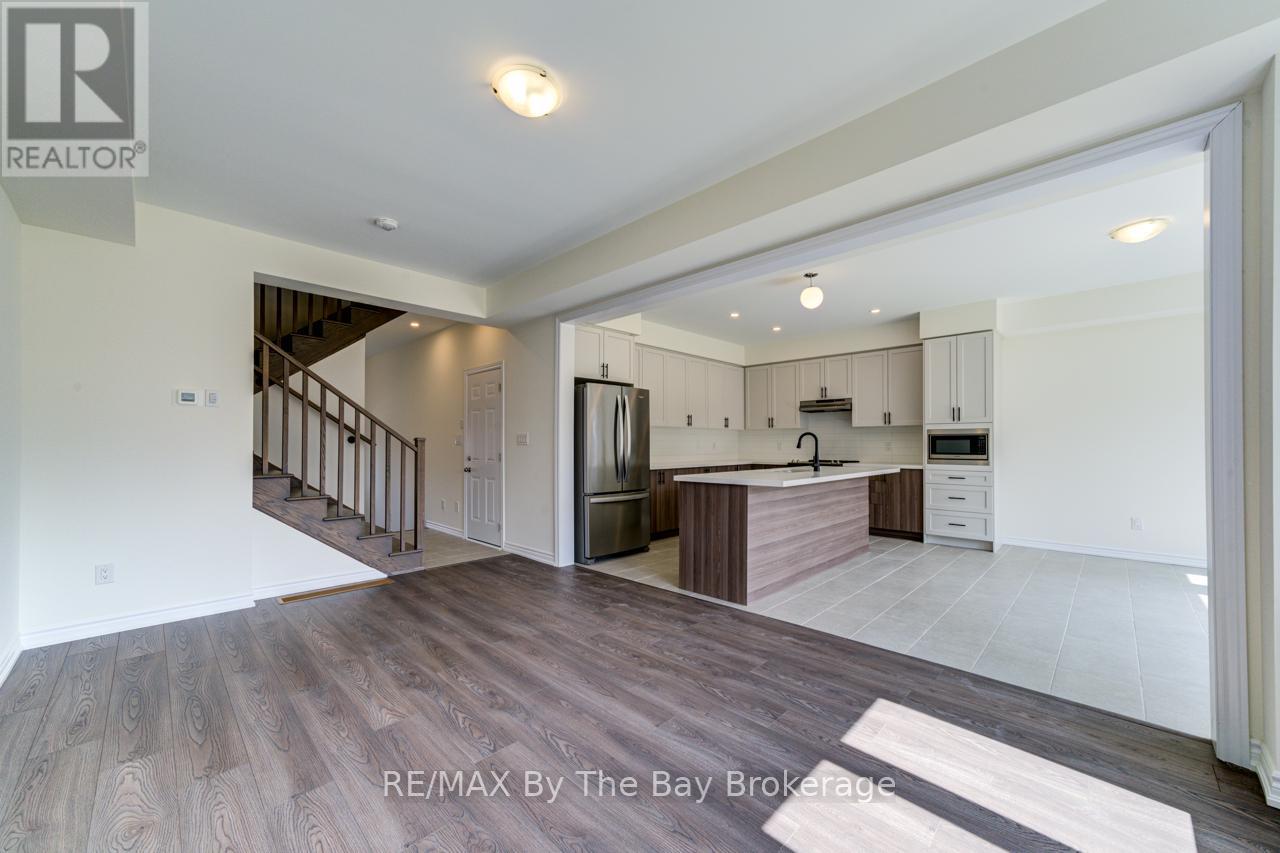 8 Frederica Crescent, Wasaga Beach, Ontario  L9Z 0N1 - Photo 8 - S12091283