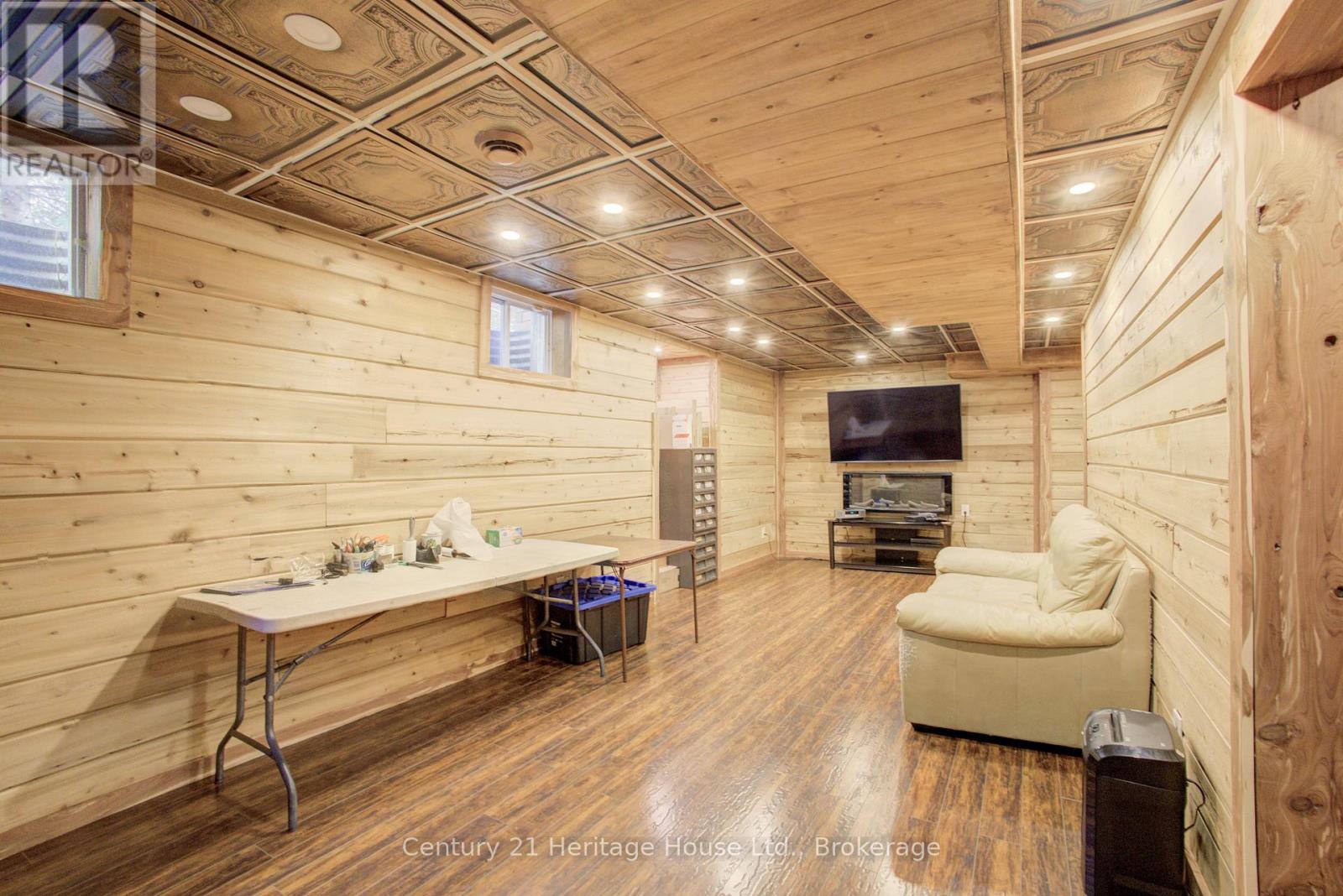 473480 Camp Oliver Road, West Grey, Ontario  N0C 1K0 - Photo 23 - X12091267