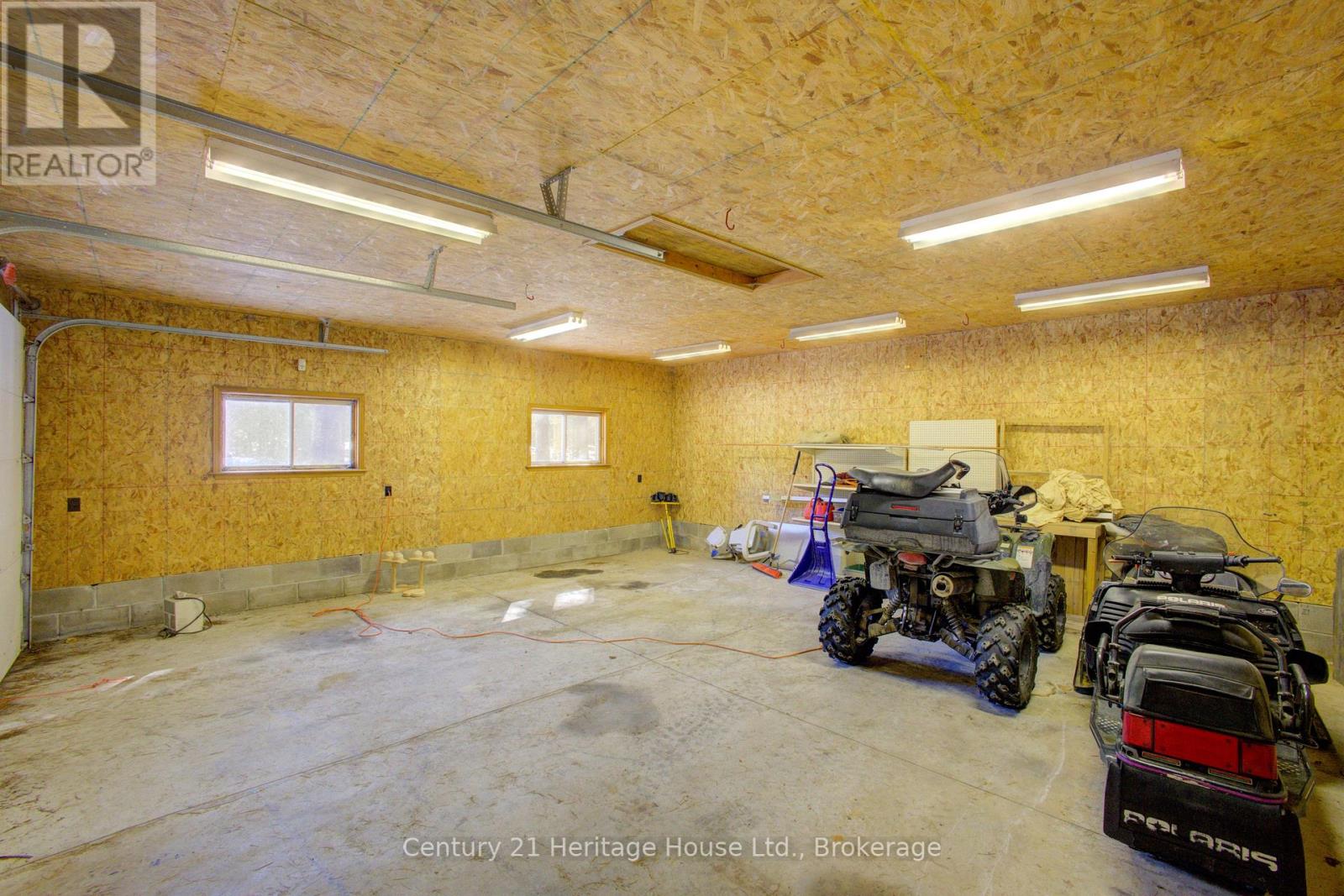 473480 Camp Oliver Road, West Grey, Ontario  N0C 1K0 - Photo 38 - X12091267