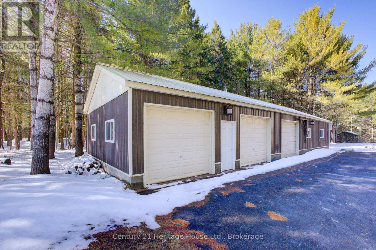 473480 Camp Oliver Road, West Grey, Ontario  N0C 1K0 - Photo 40 - X12091267