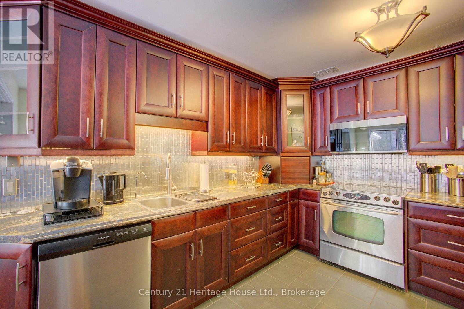 473480 Camp Oliver Road, West Grey, Ontario  N0C 1K0 - Photo 7 - X12091267