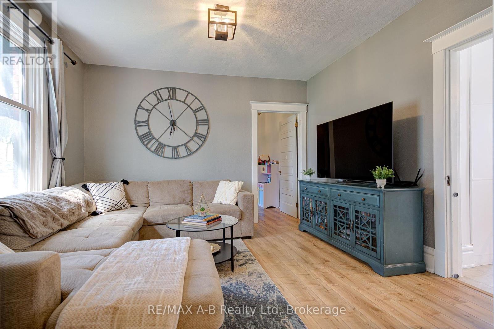 2 Loveys Street E, East Zorra-Tavistock, Ontario  N0J 1L0 - Photo 16 - X12091280