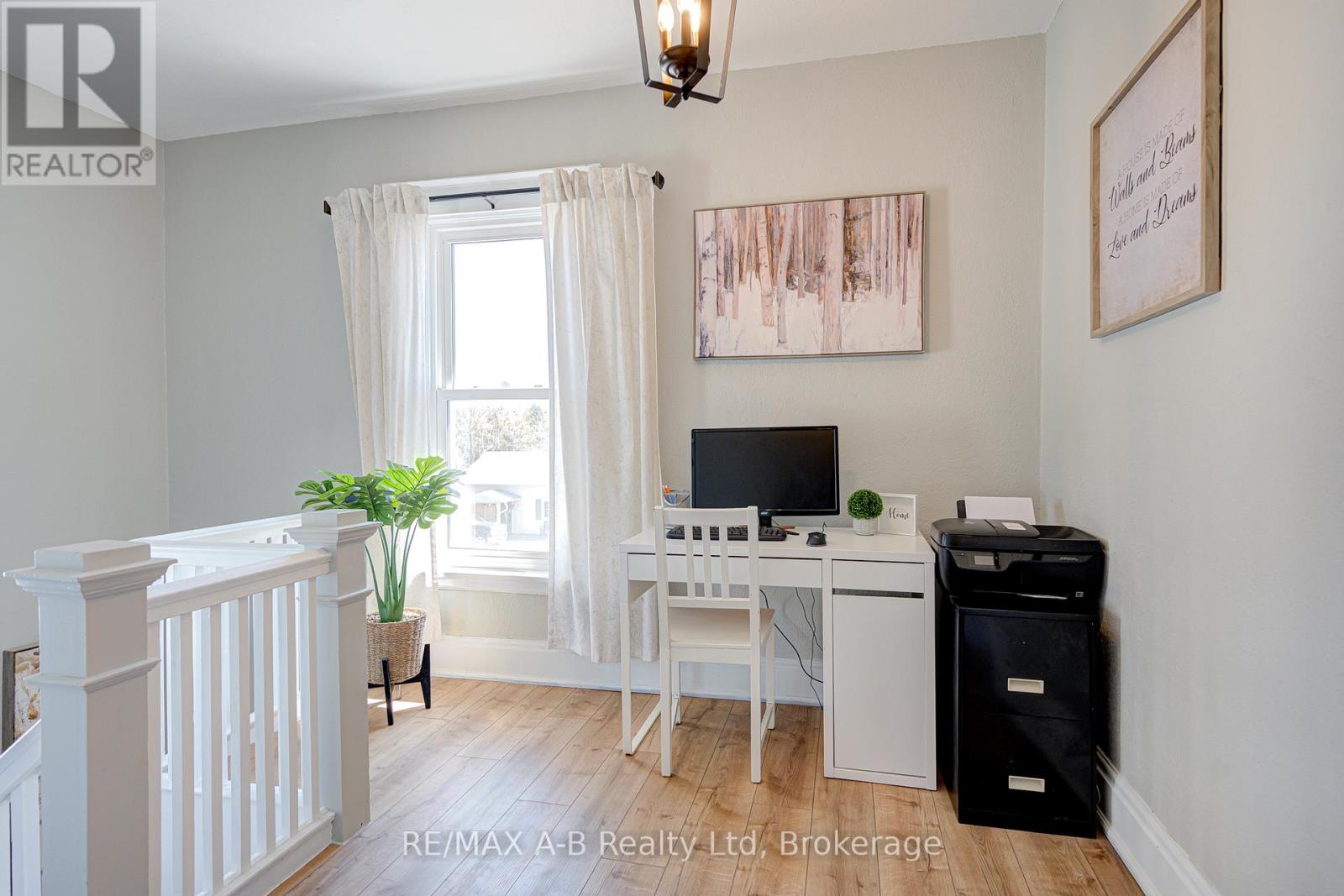 2 Loveys Street E, East Zorra-Tavistock, Ontario  N0J 1L0 - Photo 28 - X12091280