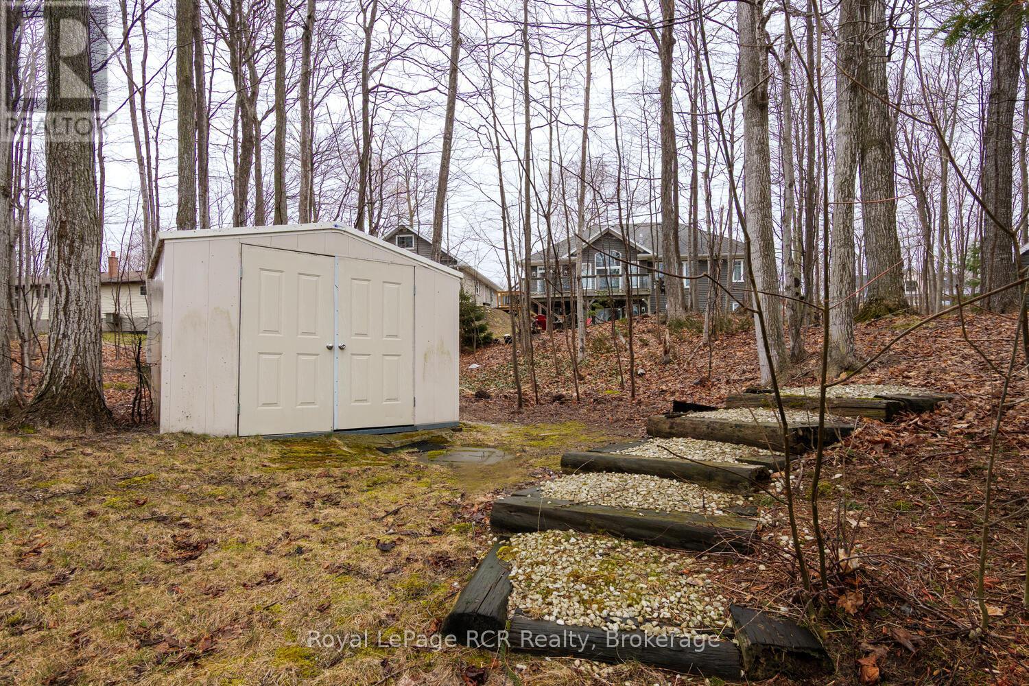 27 Carson Lake Crescent, South Bruce Peninsula, Ontario  N0H 2G0 - Photo 35 - X12091282