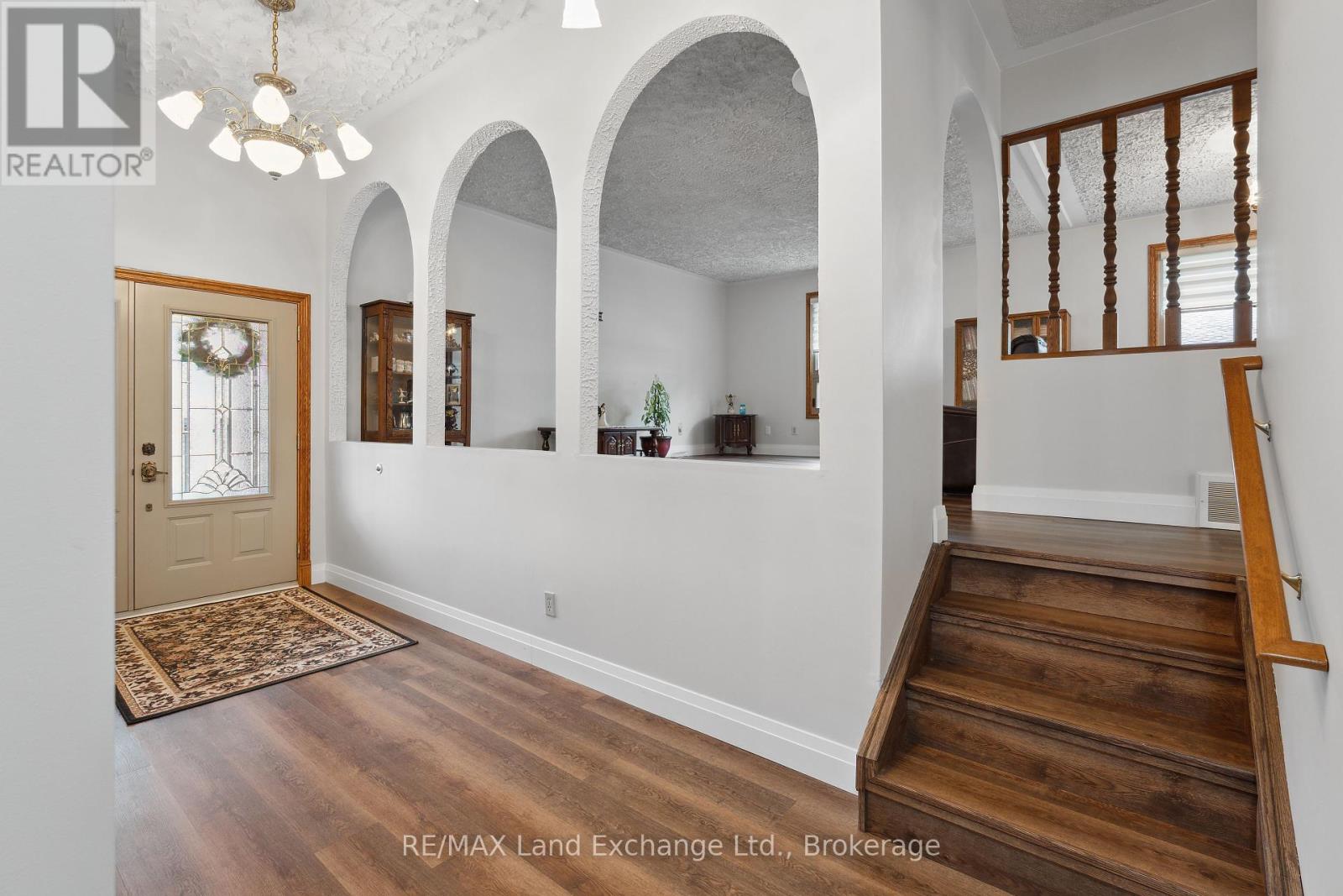 Property at 347 TYENDINAGA DRIVE image 2