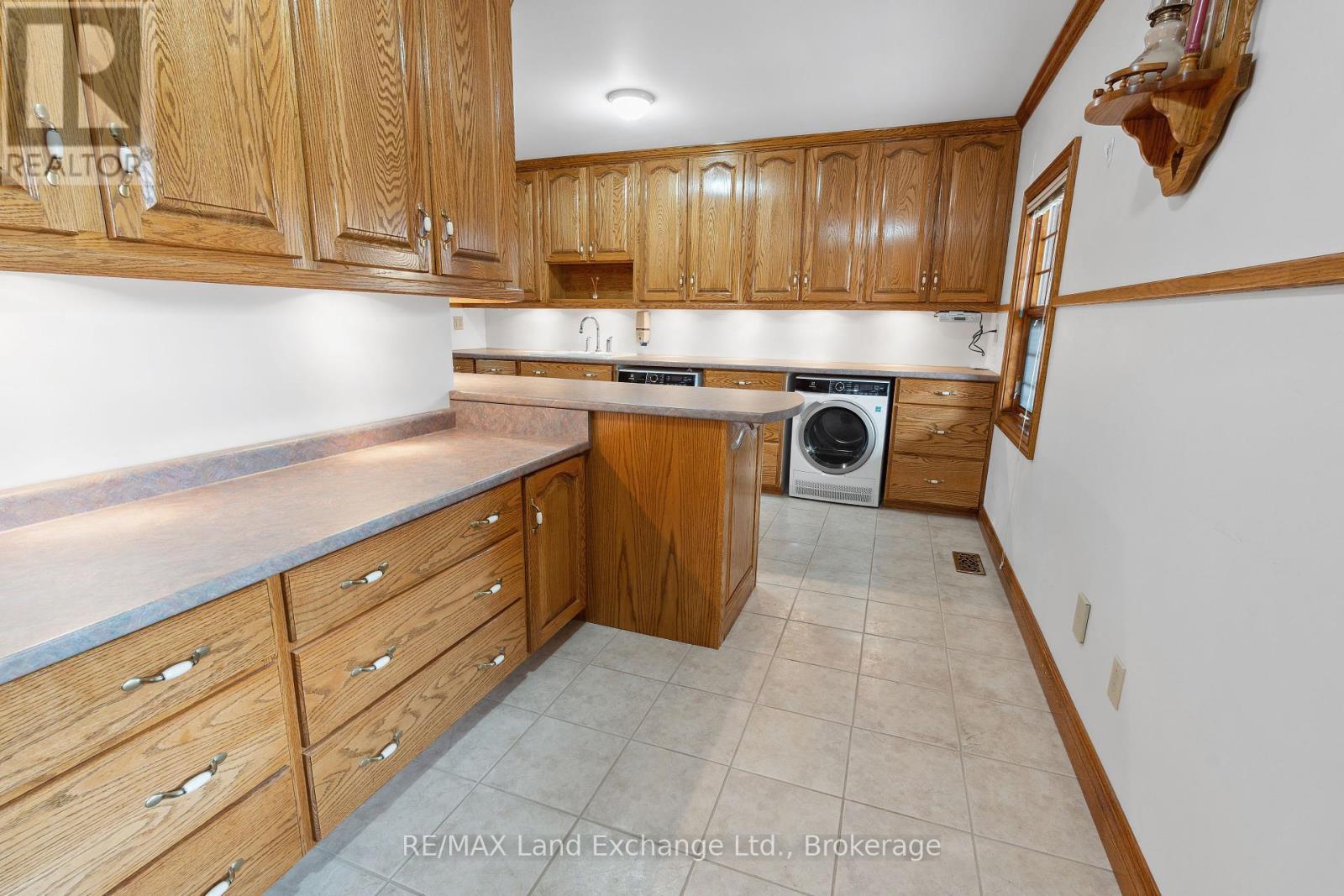 347 Tyendinaga Drive, Saugeen Shores, Ontario  N0H 2L0 - Photo 8 - X12091303