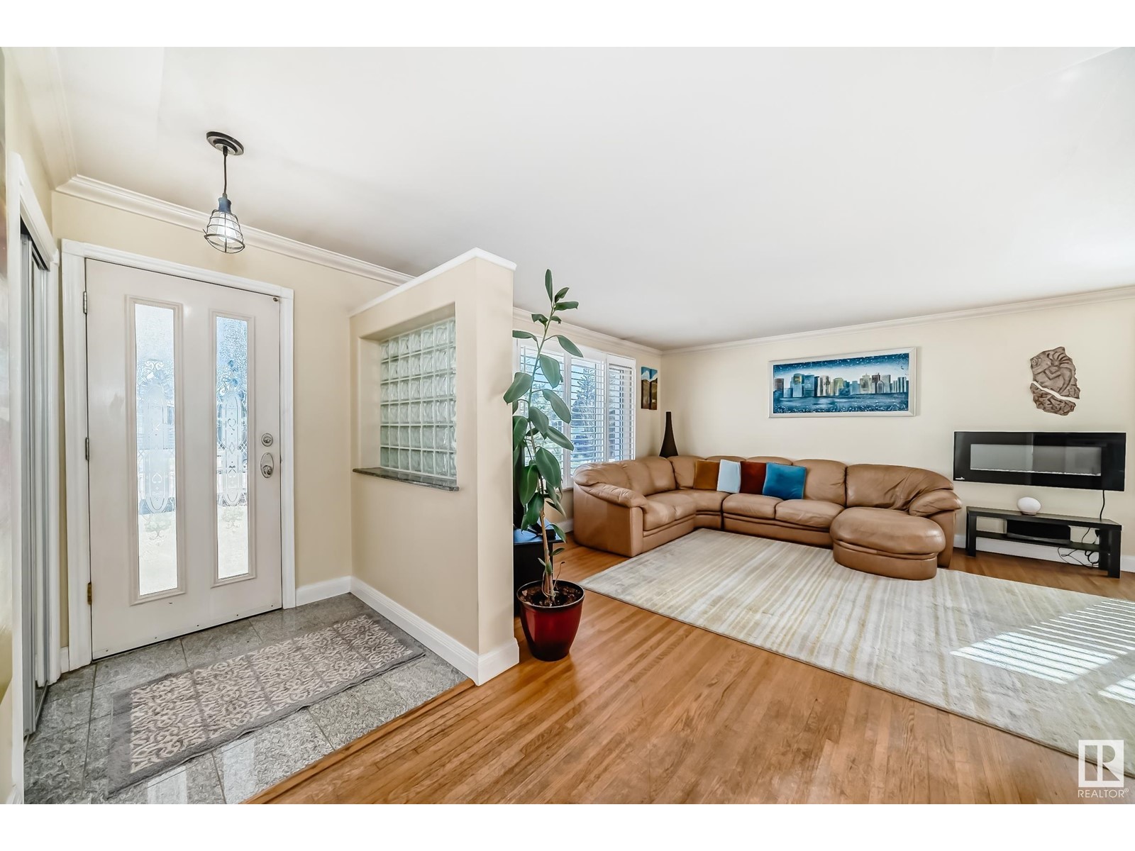 Property at 11731 38A AV NW image 3