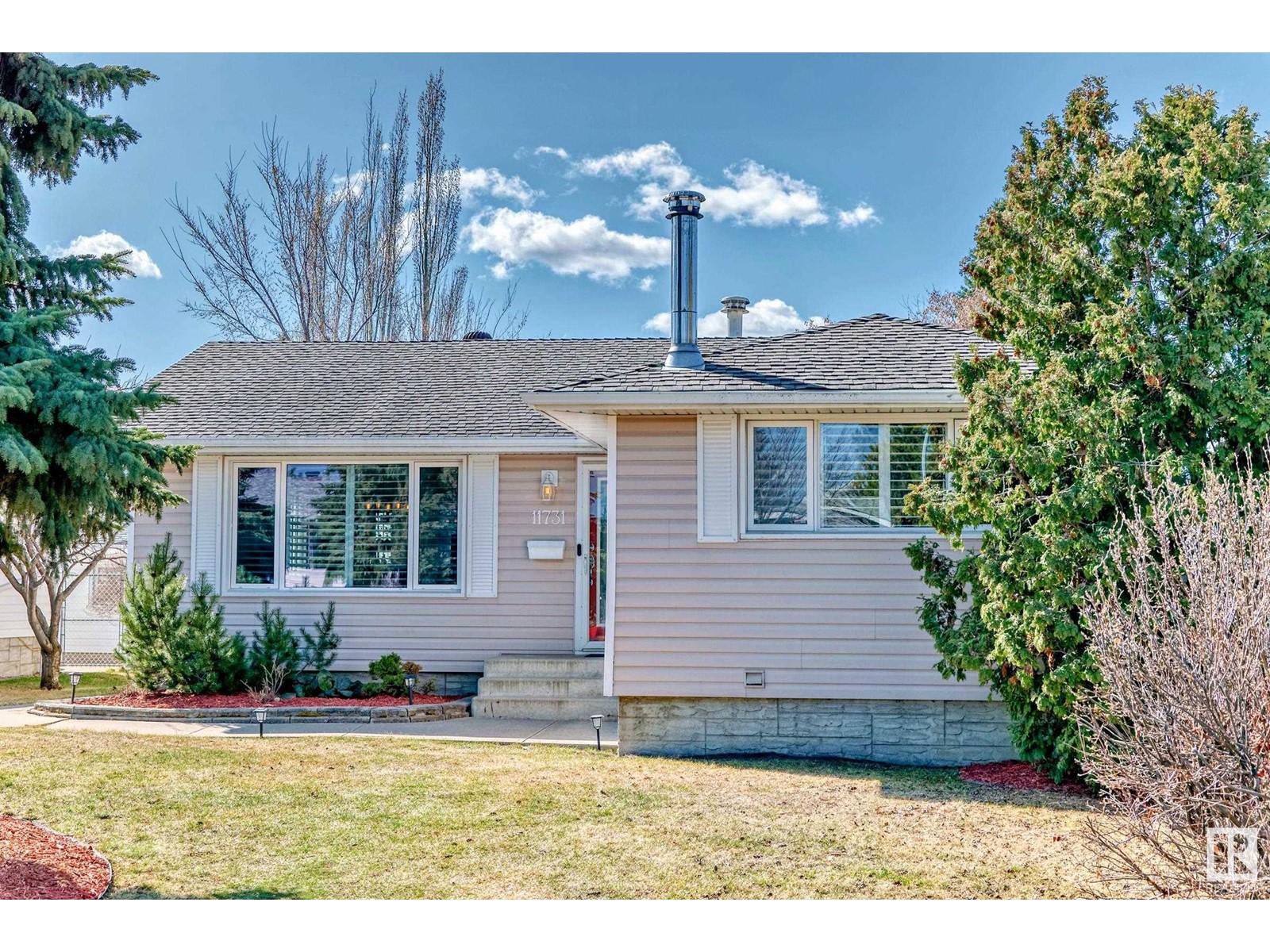 Property at 11731 38A AV NW image 2