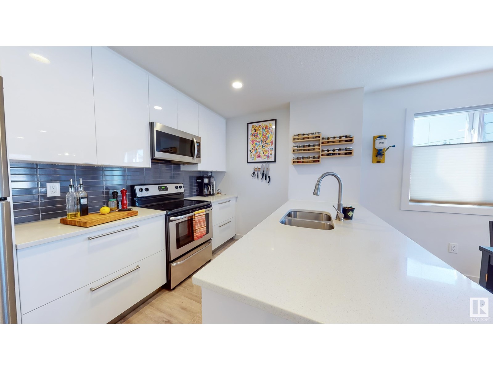 Property at #2 11630 92 ST NW image 3