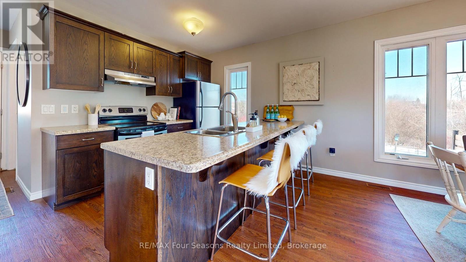 139 Young Drive, Grey Highlands, Ontario  N0C 1M0 - Photo 12 - X12088836