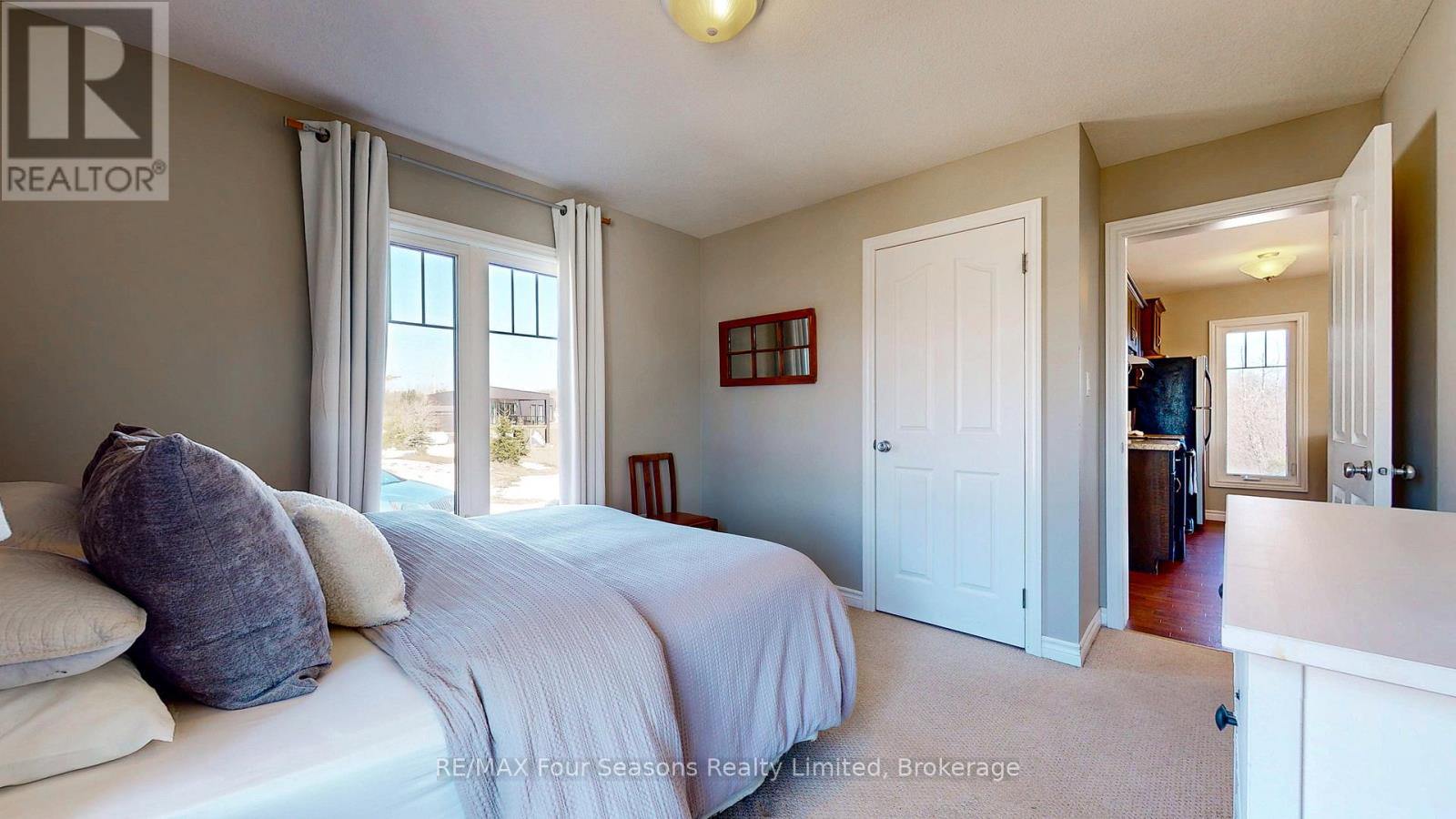 139 Young Drive, Grey Highlands, Ontario  N0C 1M0 - Photo 15 - X12088836