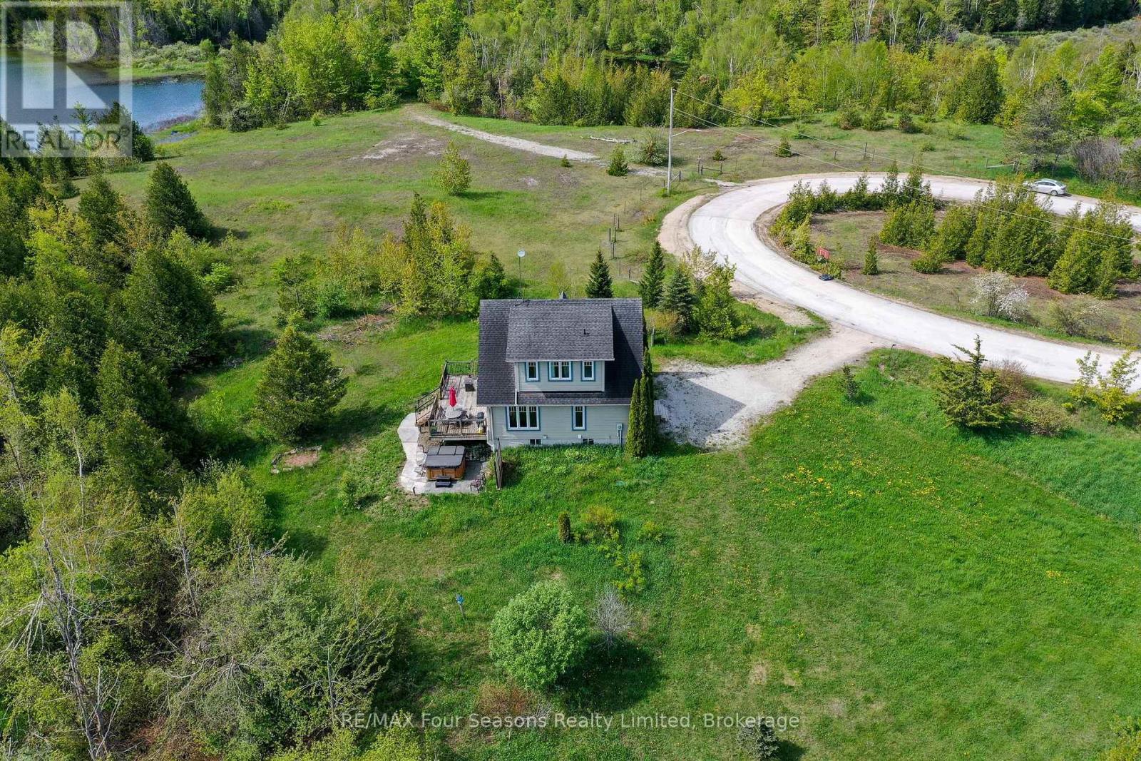 139 Young Drive, Grey Highlands, Ontario  N0C 1M0 - Photo 28 - X12088836