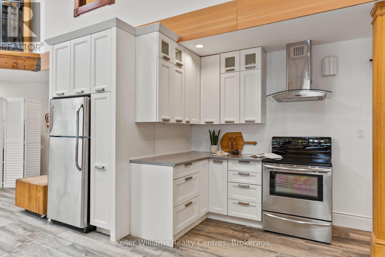 17 Thomas Street, South Bruce Peninsula, Ontario  N0H 2T0 - Photo 12 - X12090090