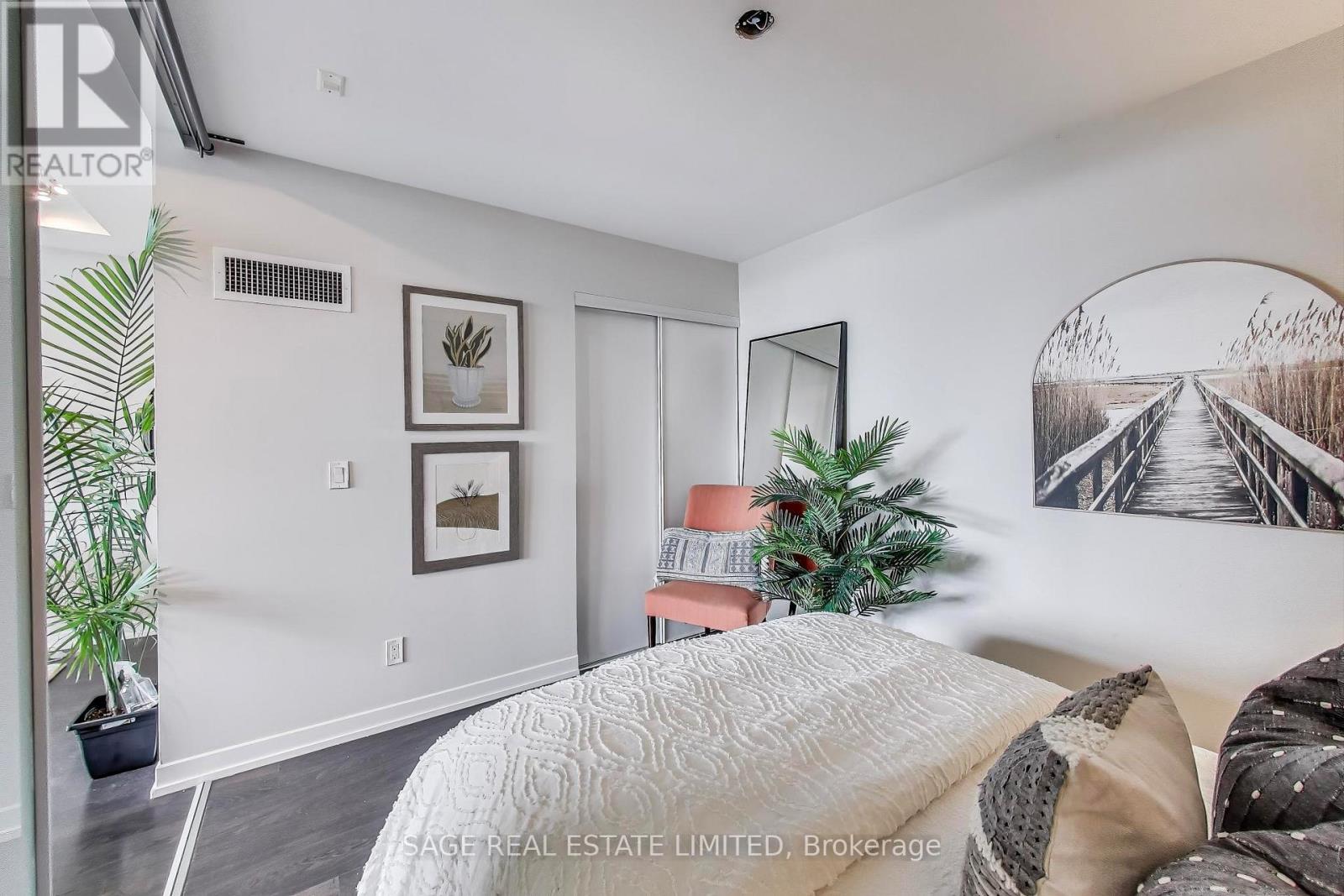 604 - 1205 Queen Street W, Toronto, Ontario  M6K 1L2 - Photo 12 - C12091323