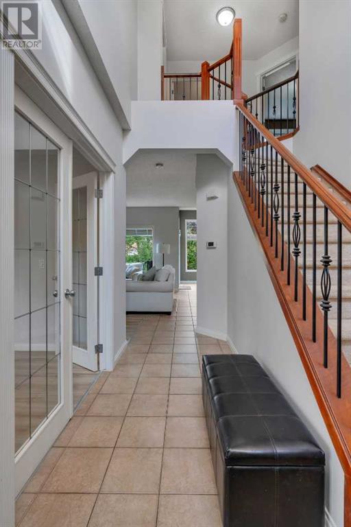 Property at 203 Evergreen Heights SW image 4