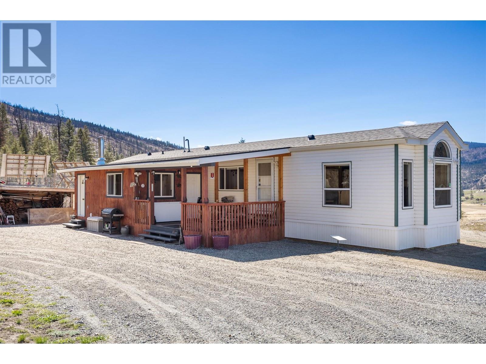 1832 Mound-Loon Lake Road, Clinton, British Columbia