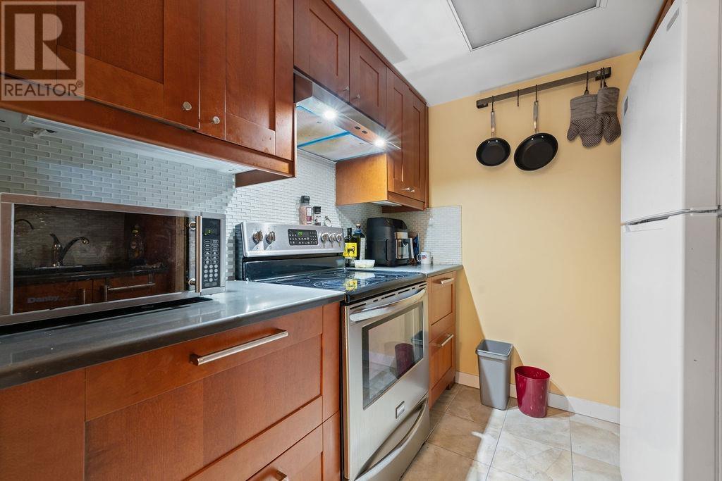 Listing Picture 12 of 36 : 404 238 ALVIN NAROD MEWS, Vancouver / 溫哥華 - 魯藝地產 Yvonne Lu Group - MLS Medallion Club Member