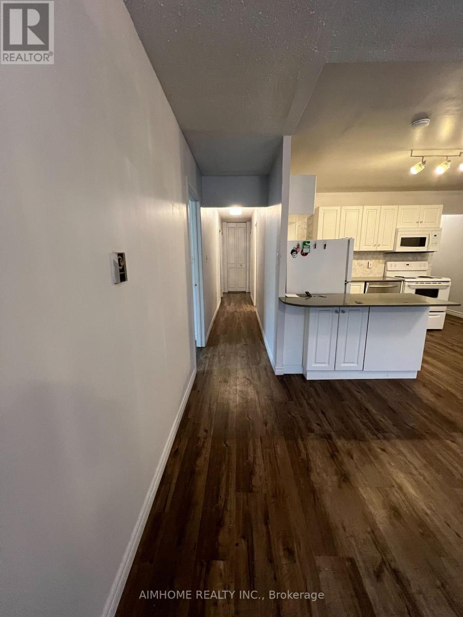 3 - 109 Westmount Road N, Waterloo, Ontario  N2L 5G5 - Photo 4 - X12091318
