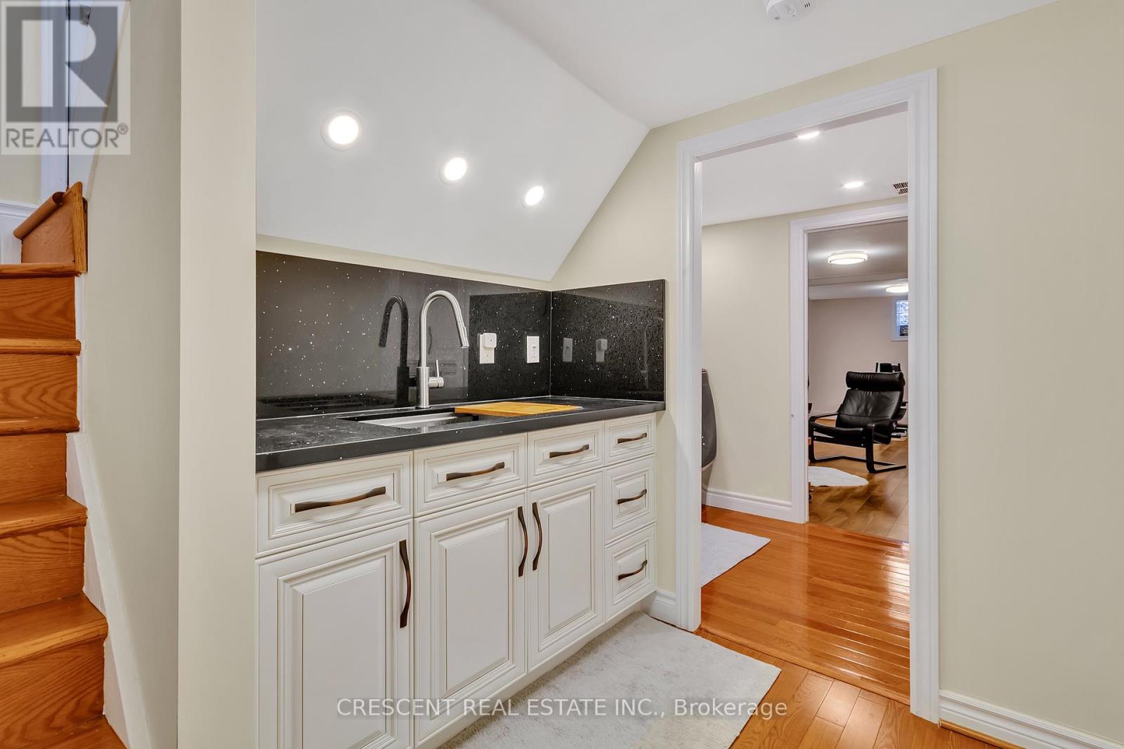 1520 Garnet Avenue, Mississauga, Ontario  L5G 4C8 - Photo 20 - W12027320