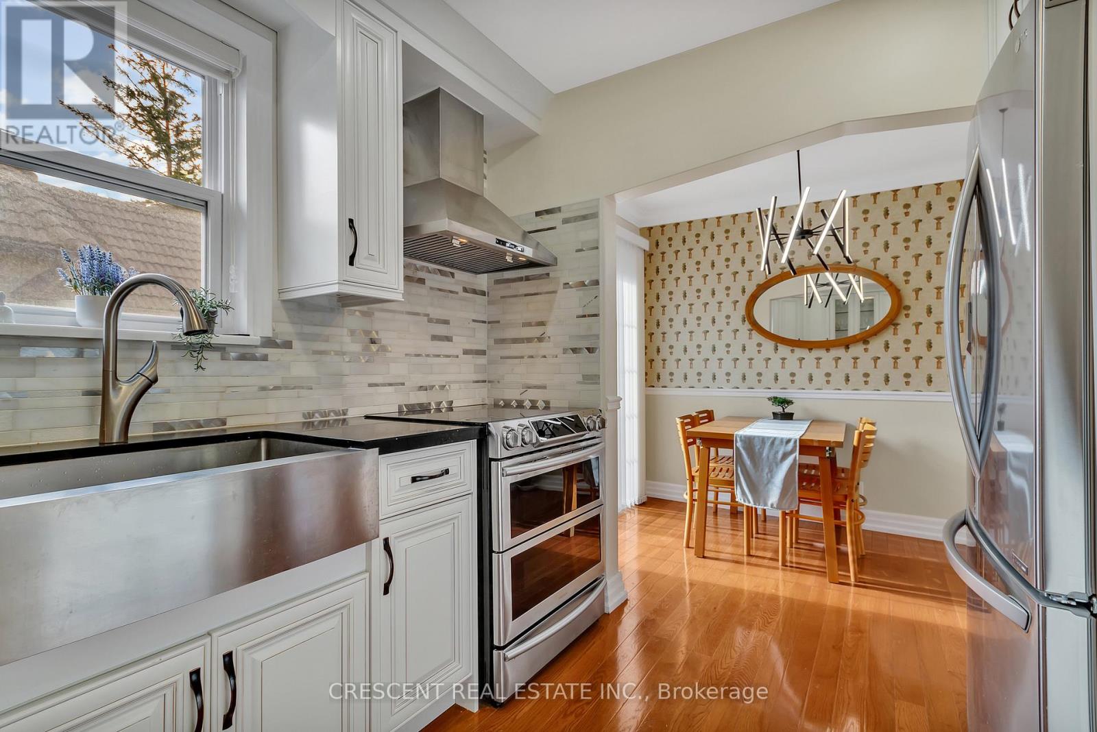 1520 Garnet Avenue, Mississauga, Ontario  L5G 4C8 - Photo 12 - W12027320