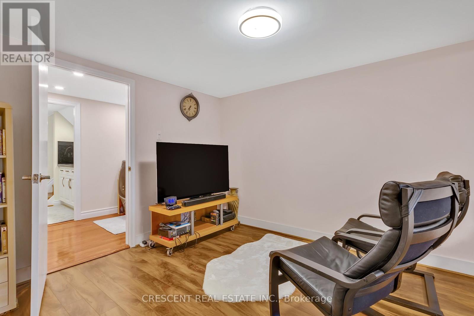 1520 Garnet Avenue, Mississauga, Ontario  L5G 4C8 - Photo 25 - W12027320