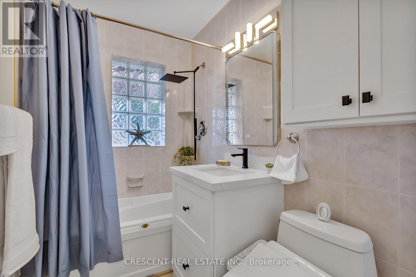1520 Garnet Avenue, Mississauga, Ontario  L5G 4C8 - Photo 21 - W12027320