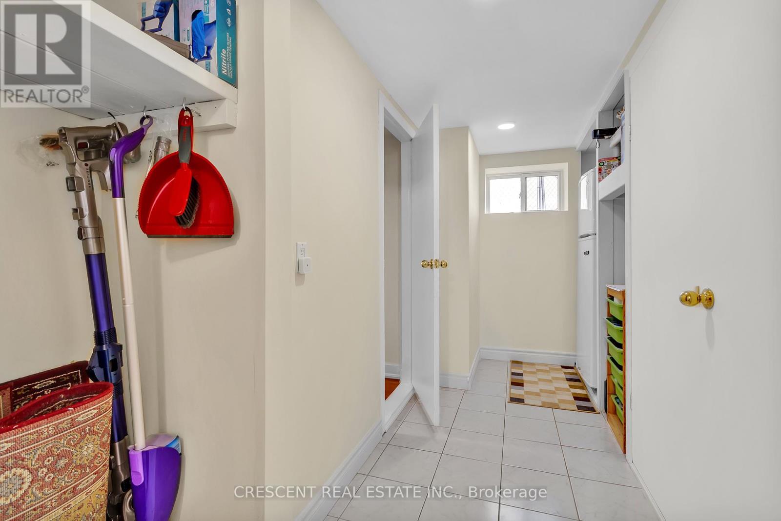 1520 Garnet Avenue, Mississauga, Ontario  L5G 4C8 - Photo 36 - W12027320
