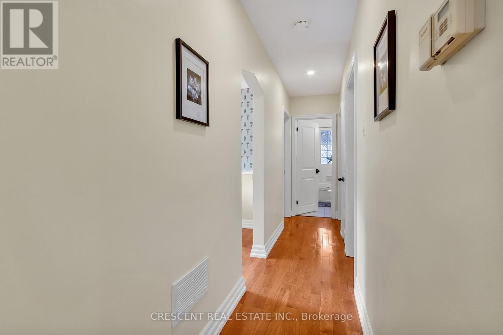 1520 Garnet Avenue, Mississauga, Ontario  L5G 4C8 - Photo 8 - W12027320