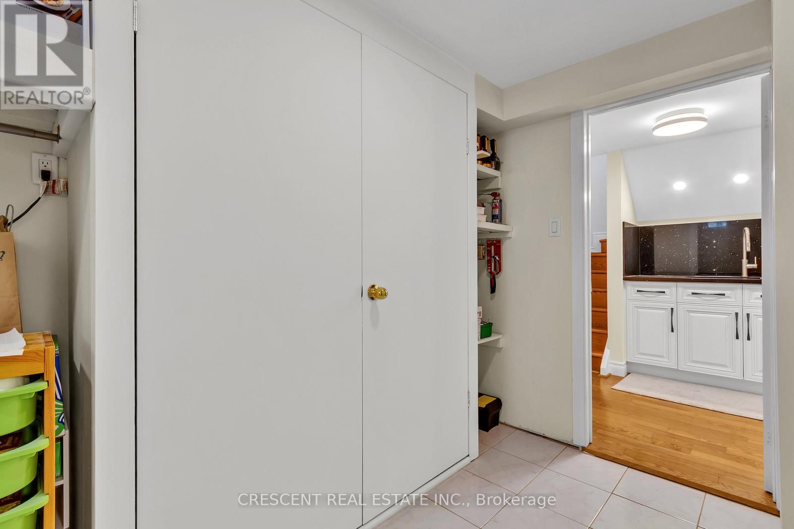 1520 Garnet Avenue, Mississauga, Ontario  L5G 4C8 - Photo 37 - W12027320
