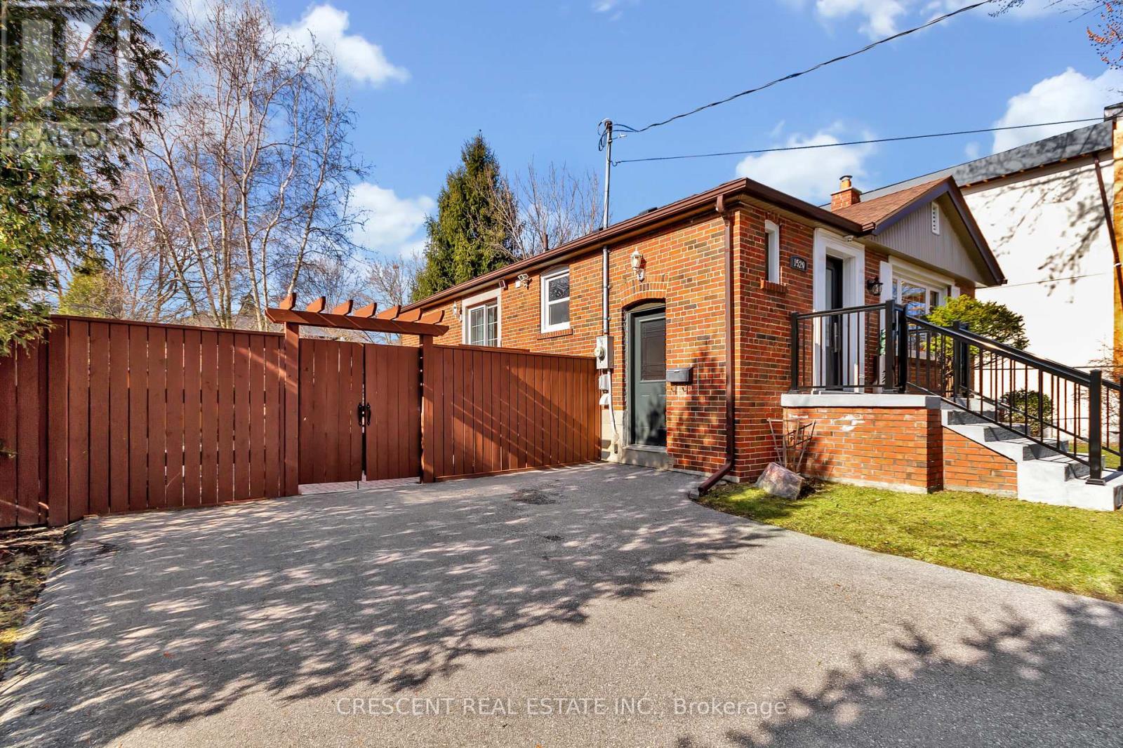 1520 Garnet Avenue, Mississauga, Ontario  L5G 4C8 - Photo 38 - W12027320