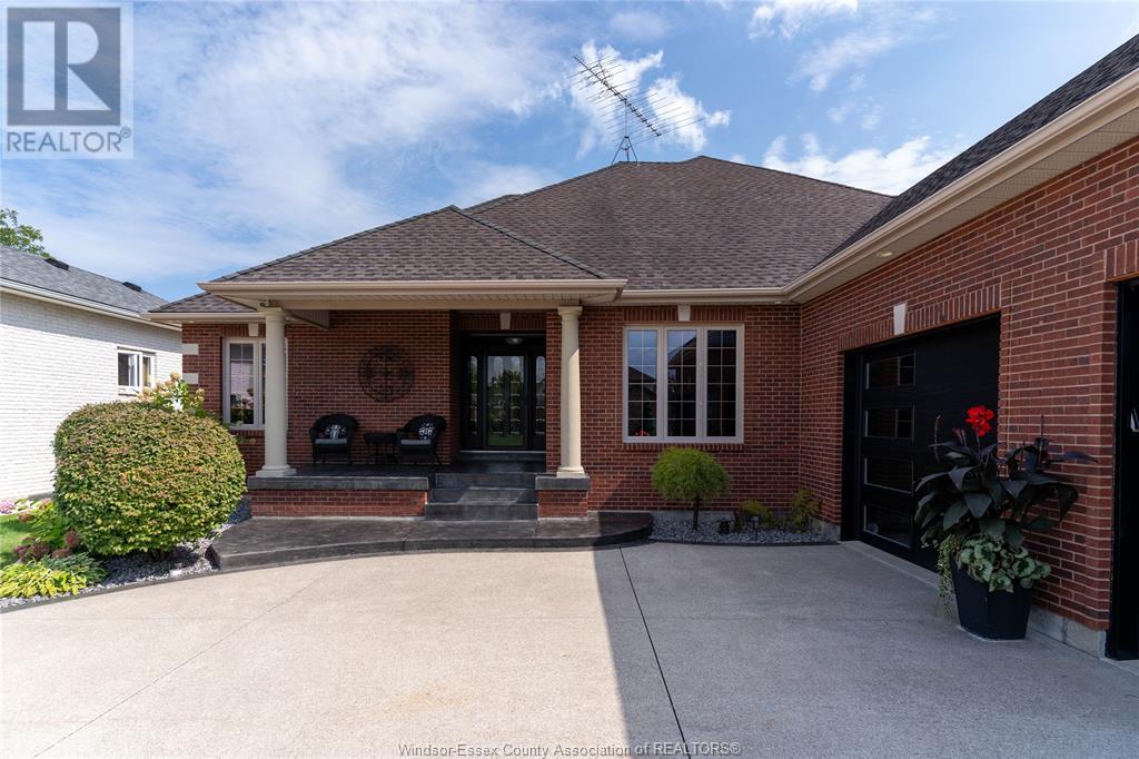 Property at 138 SEYMOUR CRESCENT image 4