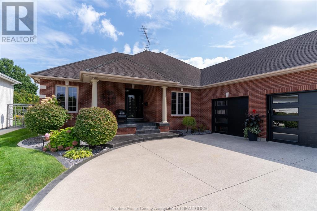Property at 138 SEYMOUR CRESCENT image 5