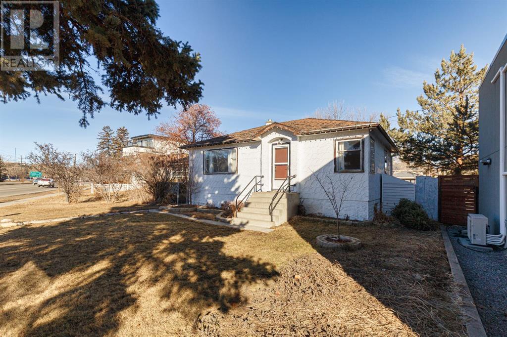 Property at 2820 Parkdale Boulevard NW image 3