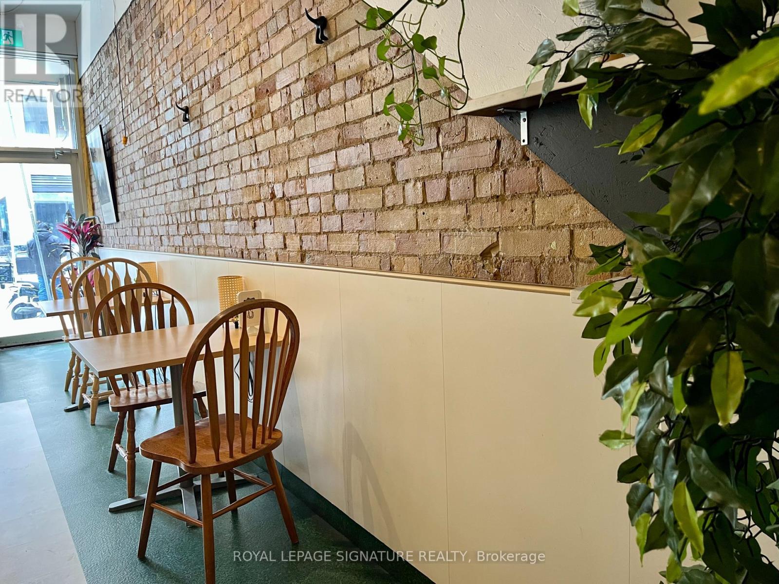 Property at 687 YONGE STREET image 5